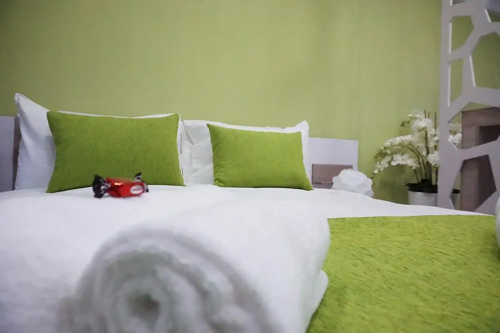 아파트 Lazuli Sea View-Beachfront Ap 405 라르나카